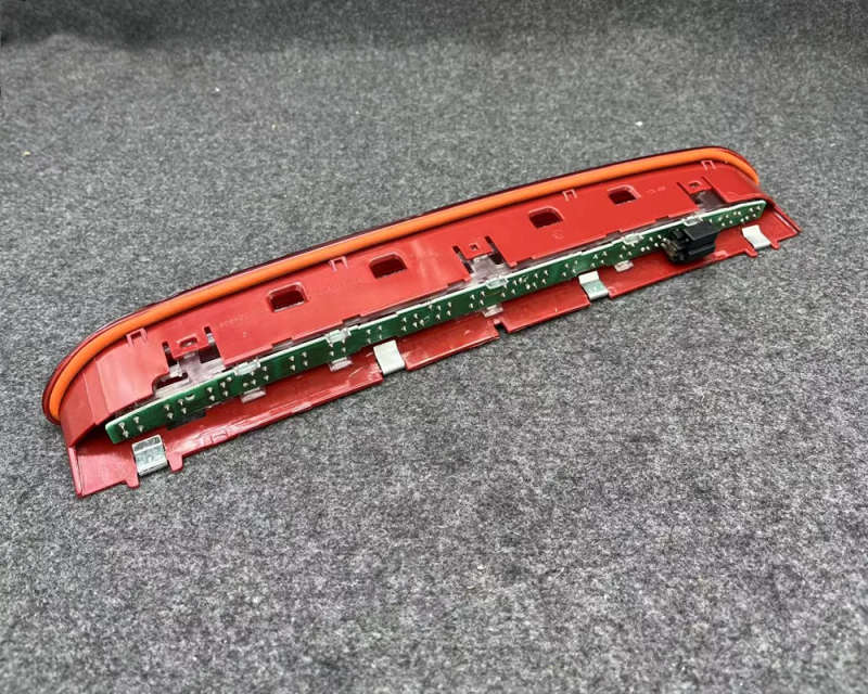 Red Brake High Mount Third Brake Stop Light Lamp For VW GTI Rabbit/Jetta/Passat/Tiguan