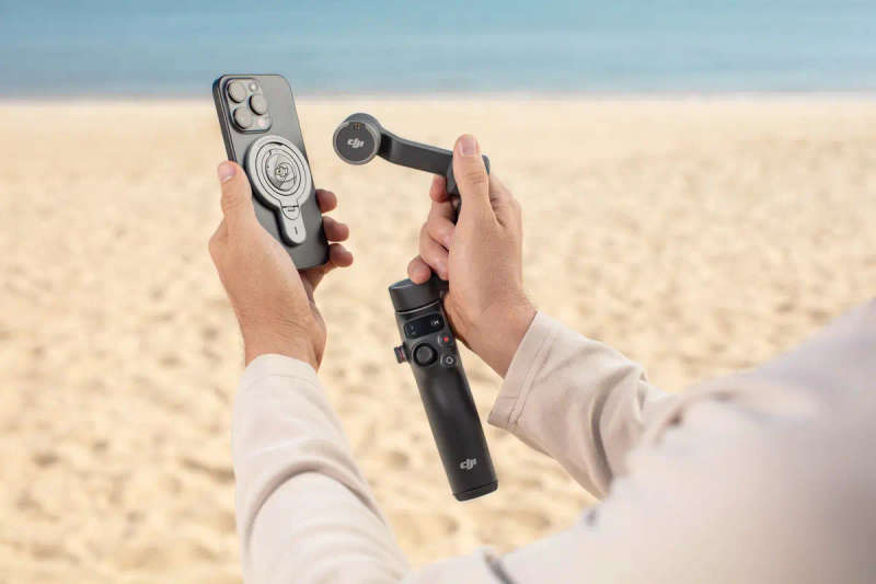 DJI OM Magnetic Quick-Release Mount for iPhone