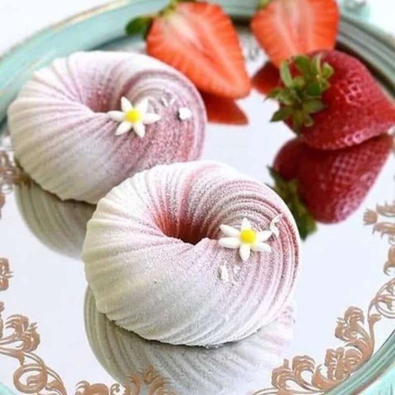 Killer Deals Non-Stick 3D Spiral Swirl Doughnut Silicone Baking Mould