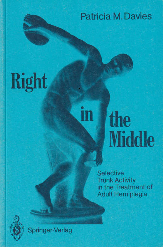 Right in the Middle - Patricia M. Davies