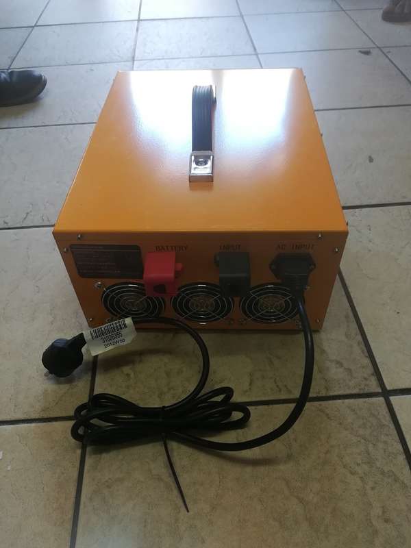 2KW 12V All-In-One Solar Inverter & Controller