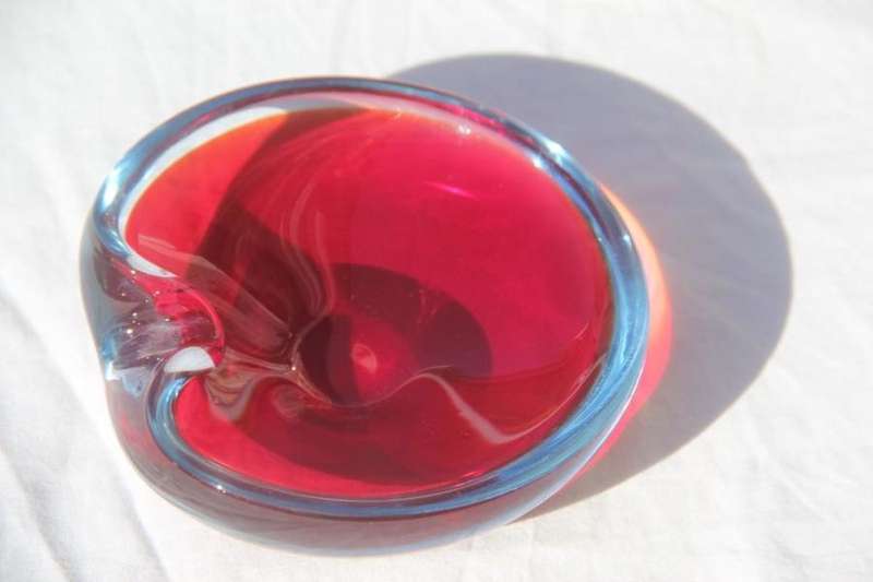 Round Ruby Red Bowl Seguso Design Italian 1960s Murano Glass Ashtray