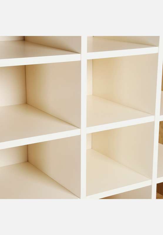 Radius Bookshelf. Solid American Oak with Oak Veneer Shelves. (White)