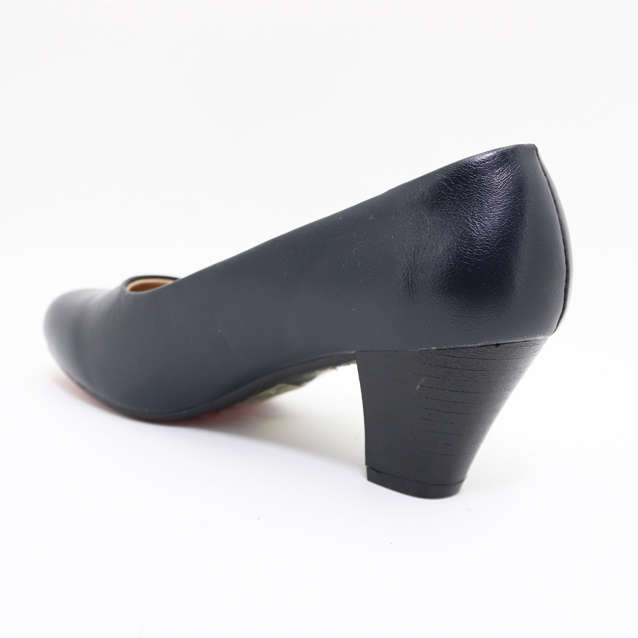 Court Shoe Block Heel -Size 4 5 6 8 left