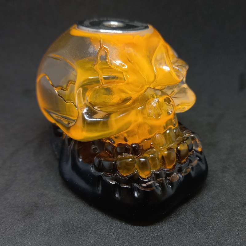 Skhulk acrylic atty stand