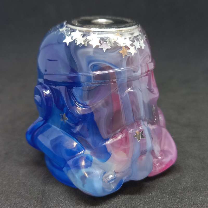 Trooper acrylic atty stand
