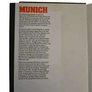 Munich: The Eleventh Hour - Robert Kee