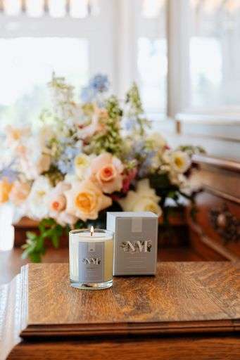 Naqiyah Mayat - Luxury Candle with Fleur De La Vie