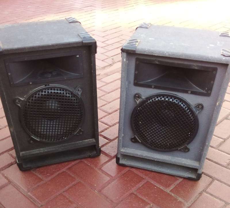 Storm 10` PA Speakers 300w (Pair)