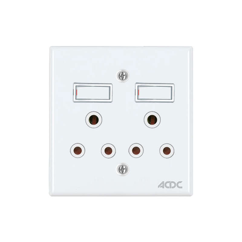 Classic Sockets 4 x 4 2 x 16A Switched Sockets White