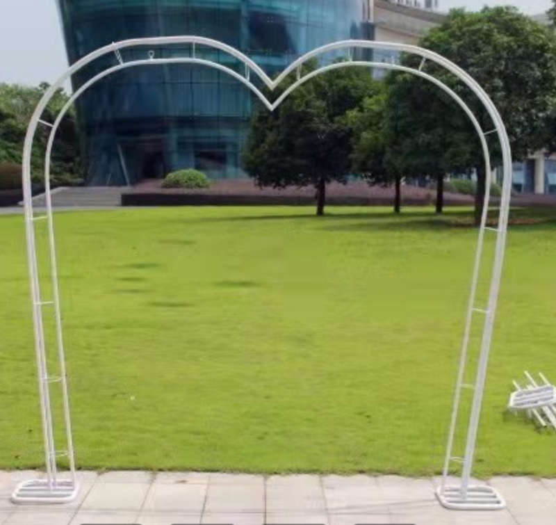 Heart Shape Arch -White