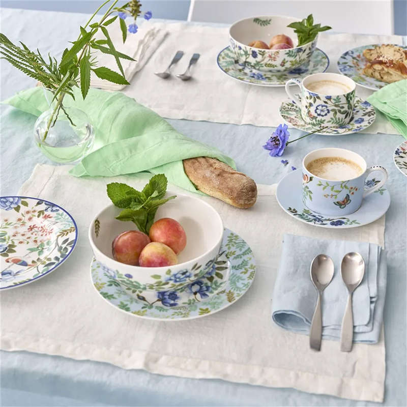 Porcelaine De Chine Teacup & Saucer, Set Of 2