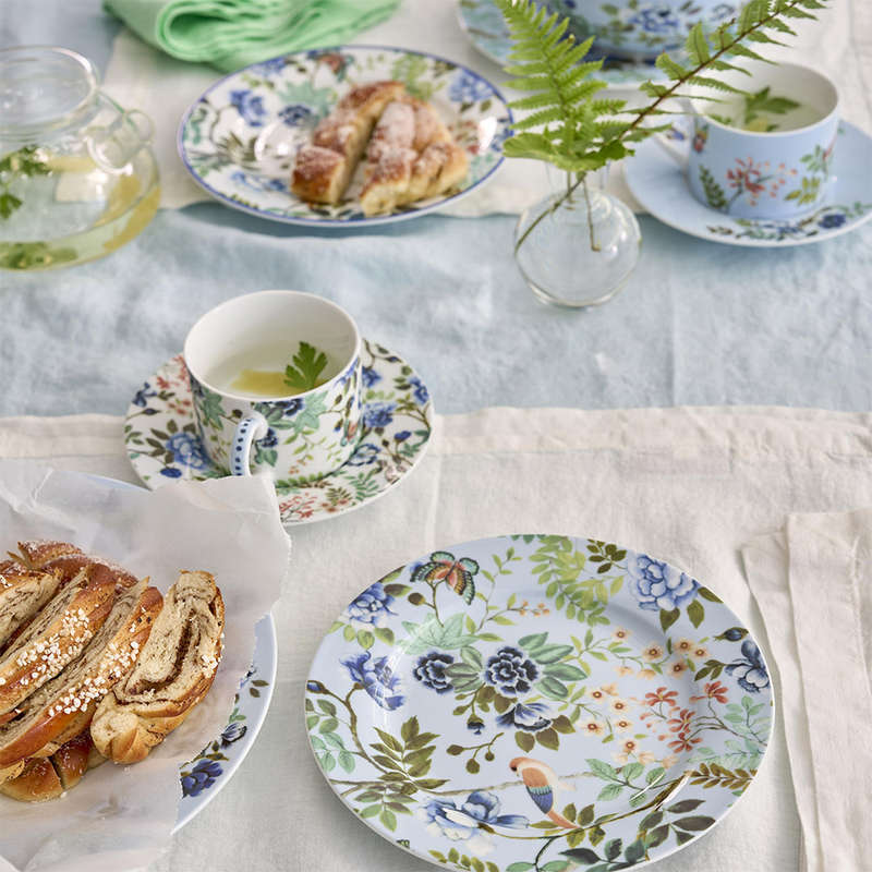 Porcelaine De Chine Teacup & Saucer, Set Of 2