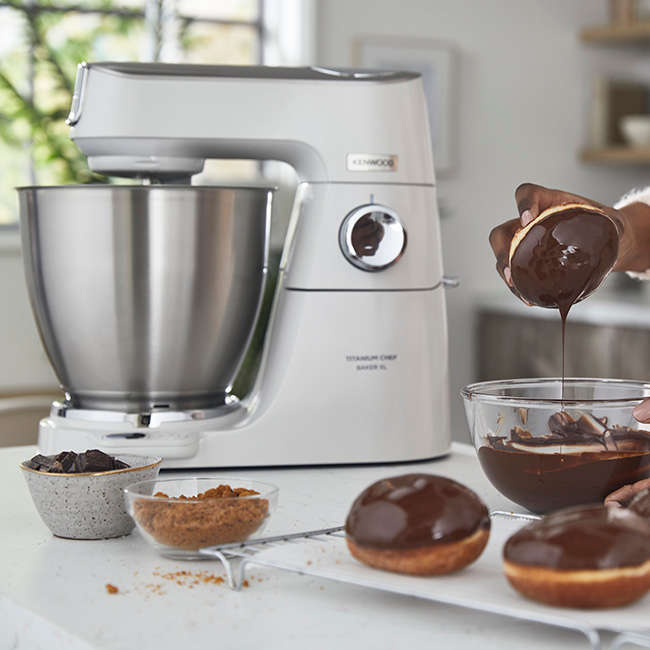Titanium Chef Baker XL White Stand Mixer, 7L, KVL65.001WH