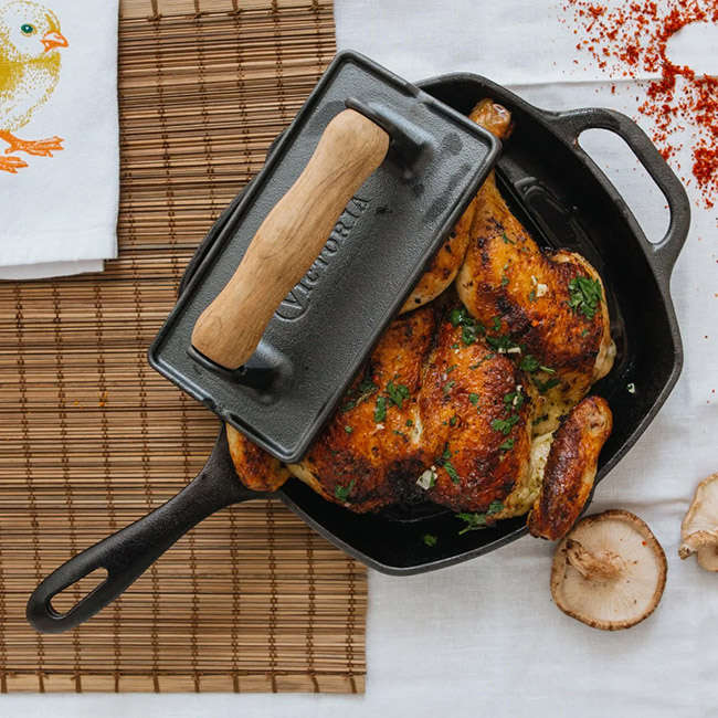 Enamelled Cast Iron Grill Pan With Helper Handle, 26cm