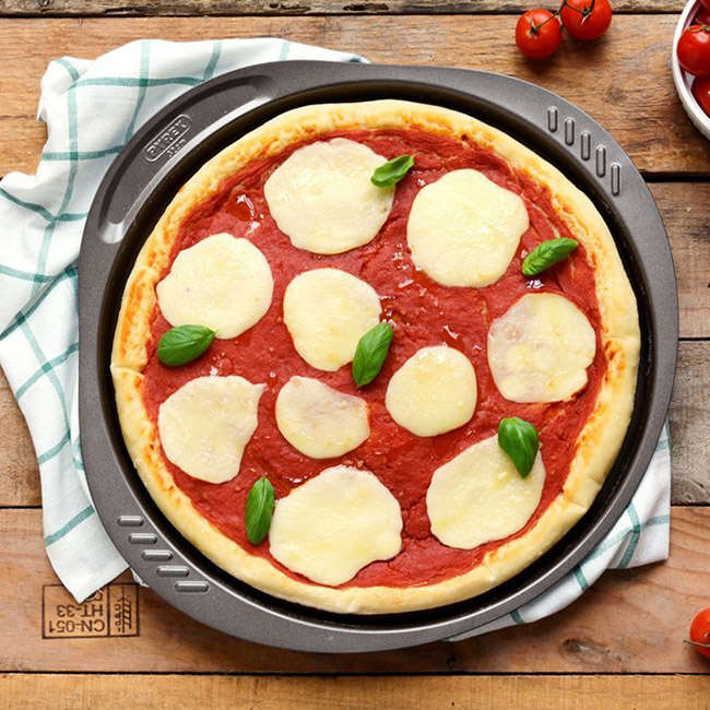 Asimetria Pizza Pan, 32cm