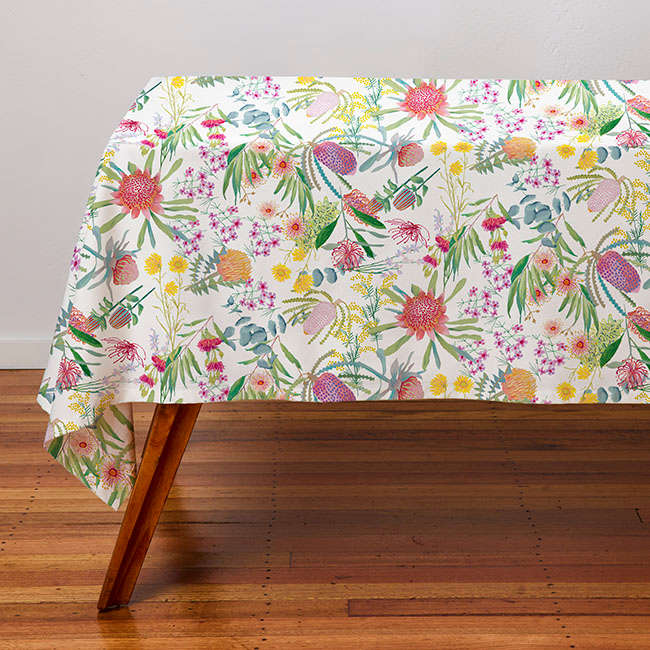 Royal Botanic Gardens Native Blooms Cotton Rectangular Tablecloth, 270x150cm