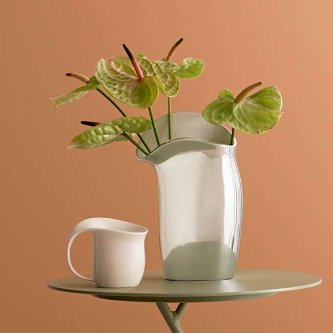 Vase, Lily