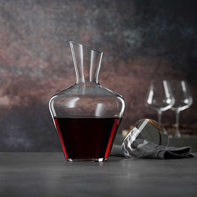 Definition Wine Carafe With Stopper, 1L