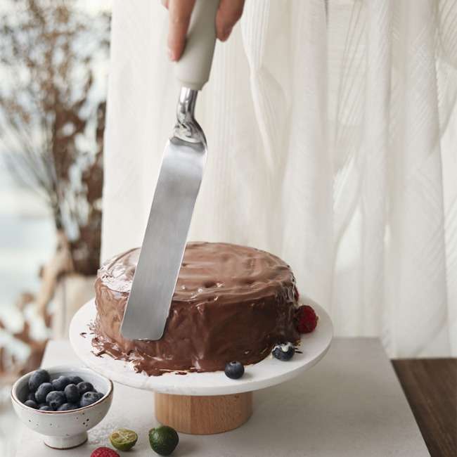 Large Offset Icing Spreader