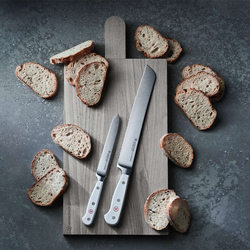 Classic White Double-Serrated Bread Knife, 23cm