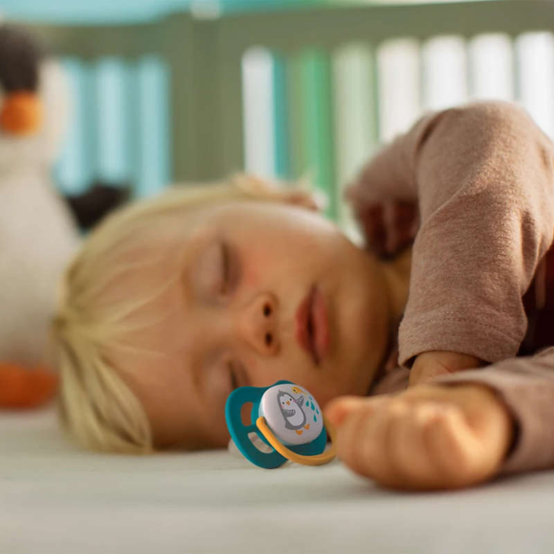 Set Of 2 Ultra Air Pacifiers, Penguin & Turtle (6-18m)