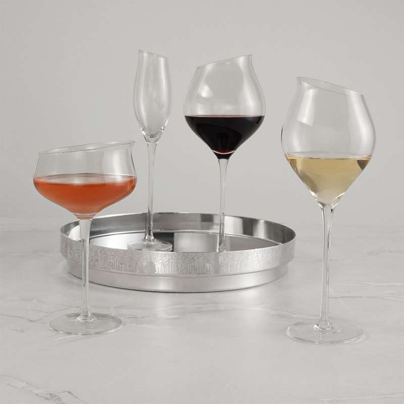 Bar Tray, Discussion