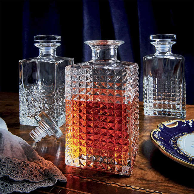 Mixology Textures Decanter With Hermetic Glass Stopper, 750ml
