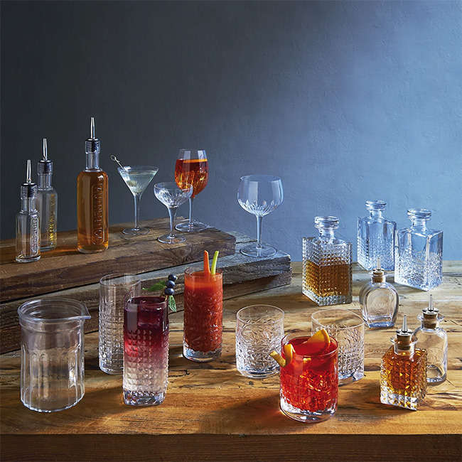 Mixology Textures Decanter With Hermetic Glass Stopper, 750ml