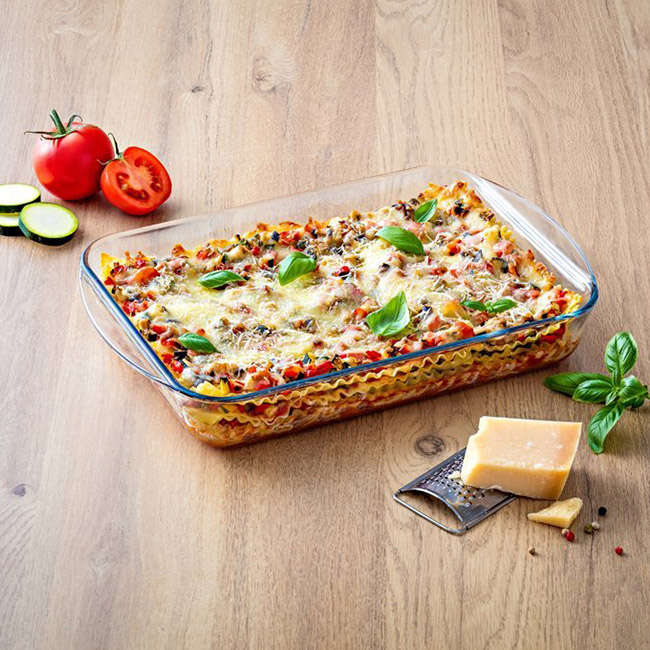 Essentials Rectangular Roasting Dish With Lid, 4.5L