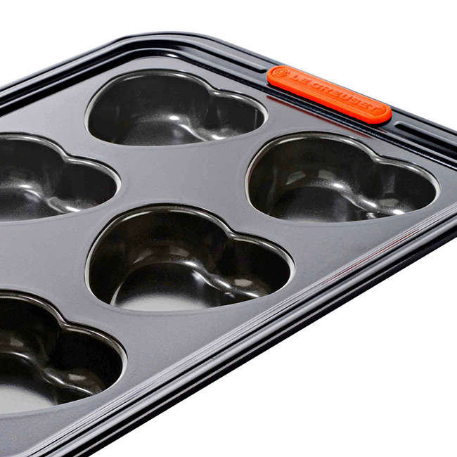 Non-Stick 6 Cup Heart Muffin Pan