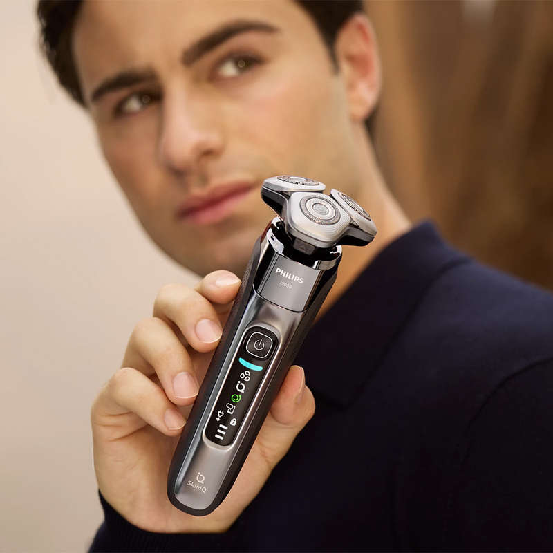 i9000 Cordless Wet & Dry Electric Shaver With SkinIQ