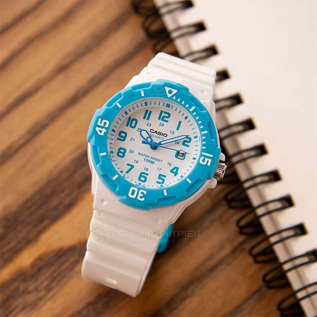 Standard Women's Analogue 100m Wrist Watch, LRW-200H-2BVDF