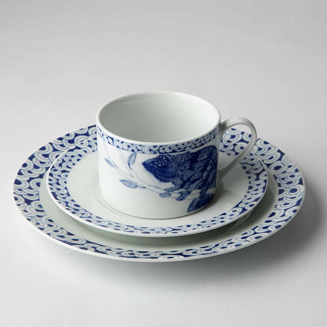 Chameleon & Insect Tea Set