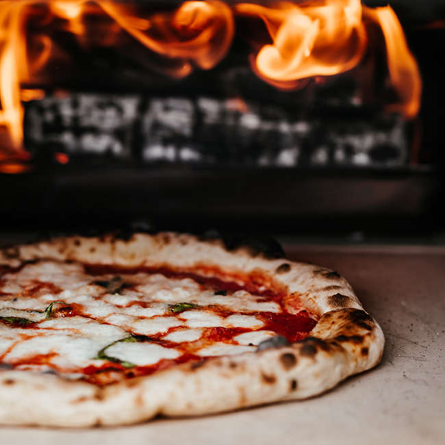 Karu Wood & Charcoal Fired Pizza Oven, 40cm