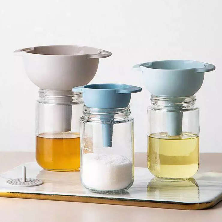 Set Of 4 Nesting Funnels With Strainer