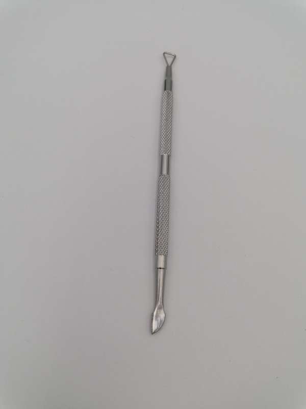 Triangle gel remover tool