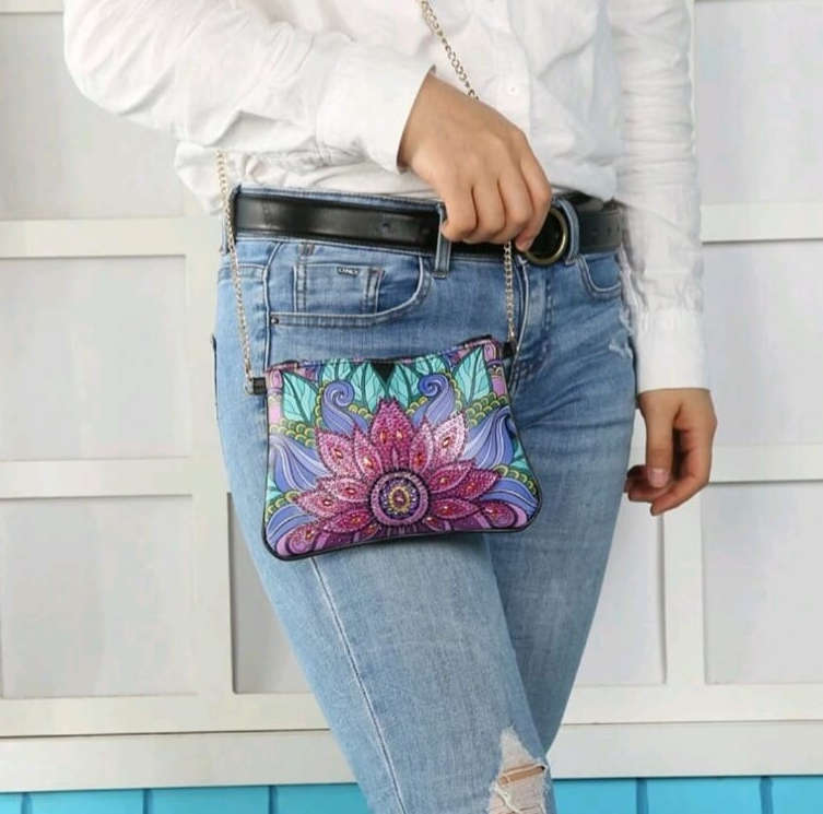 Diamond Dotting: Shoulder Bag
