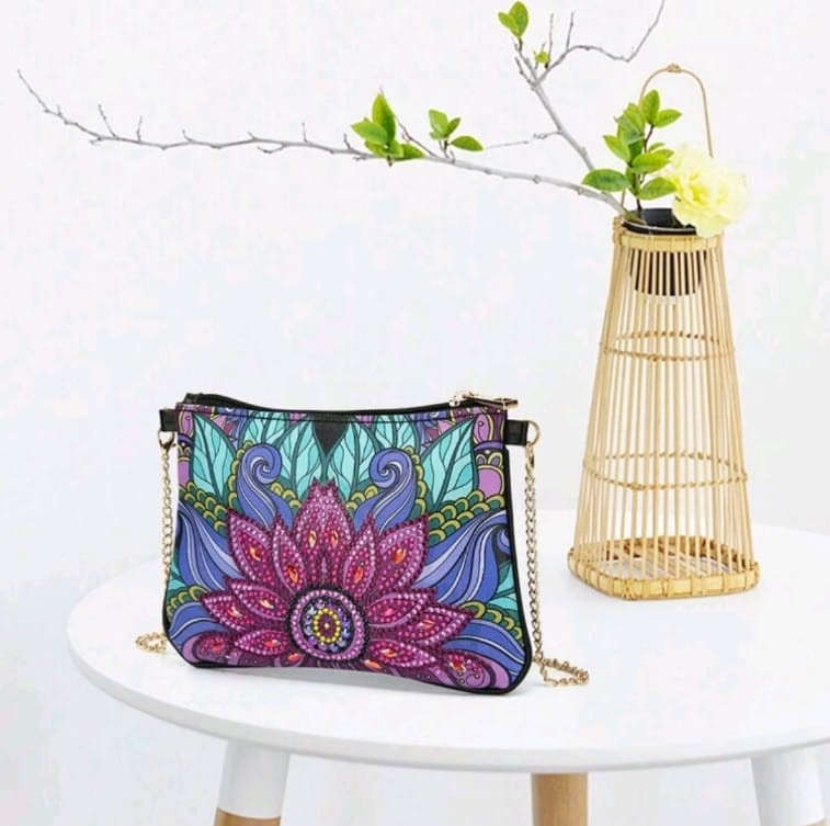 Diamond Dotting: Shoulder Bag