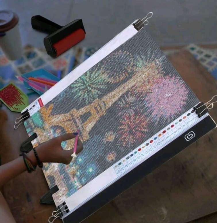 Diamond Dotting: Eiffel Tower & Fireworks