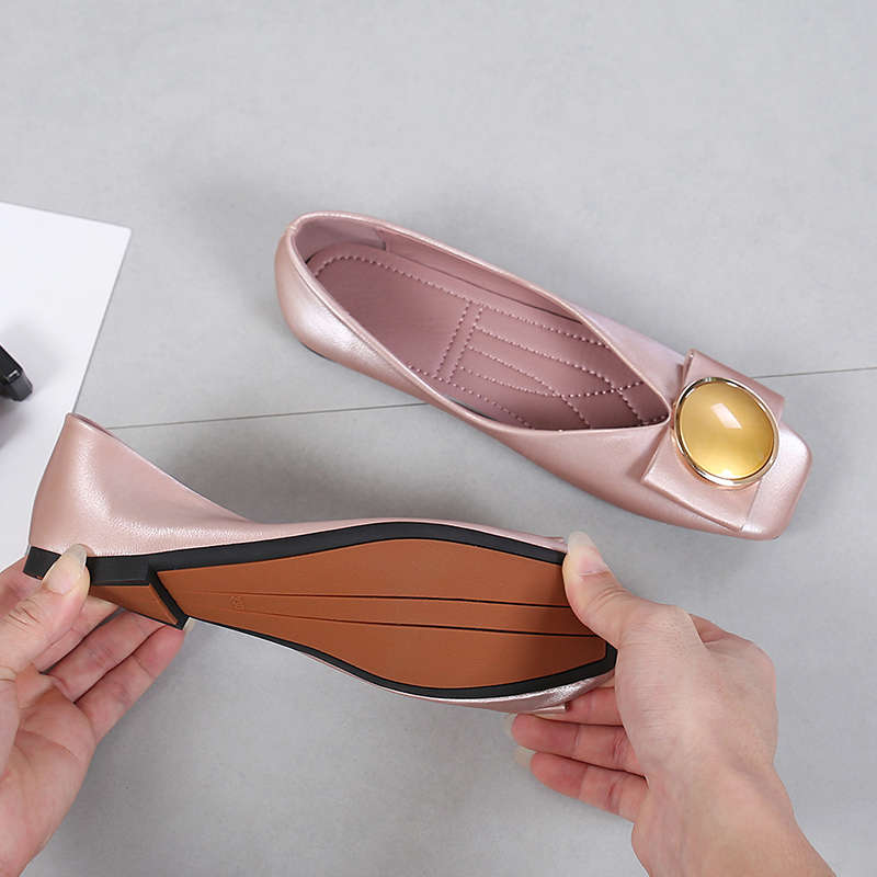 Metal toe flexible ballerina shoes