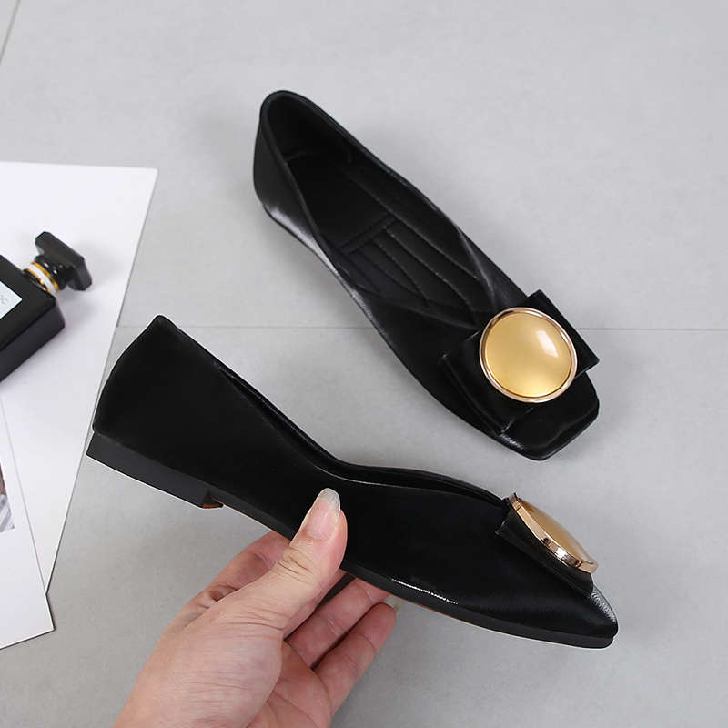Metal toe flexible ballerina shoes