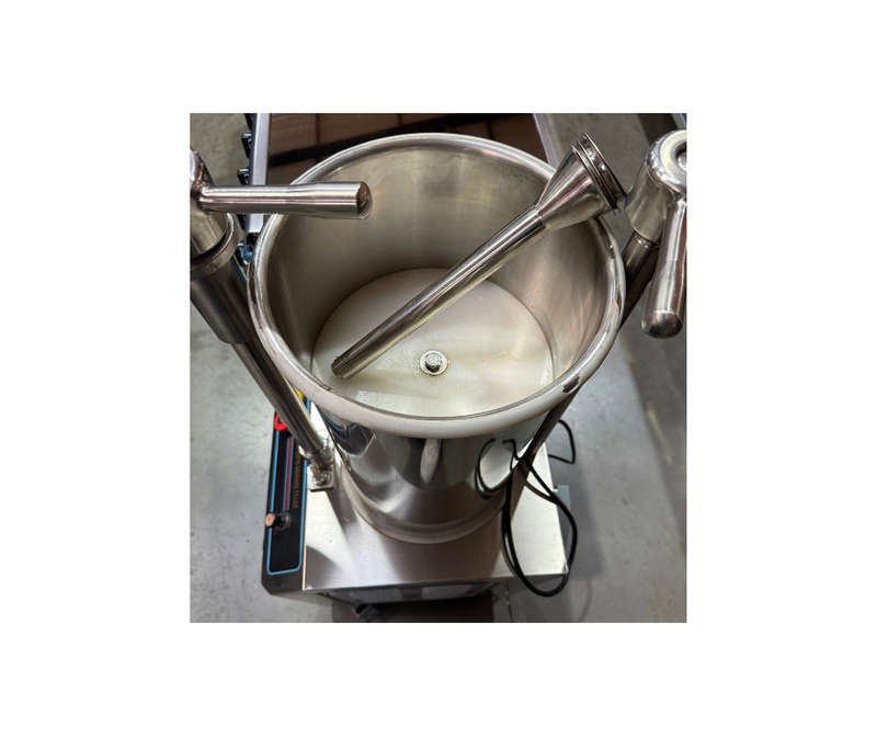 26LT HYDRAULIC SAUSAGE FILLER (USED)