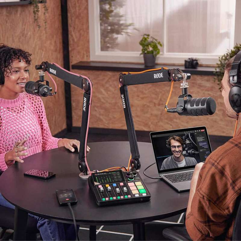 RØDE Rodecaster Duo - Integrated Audio Production Studio (+ Free Gift)