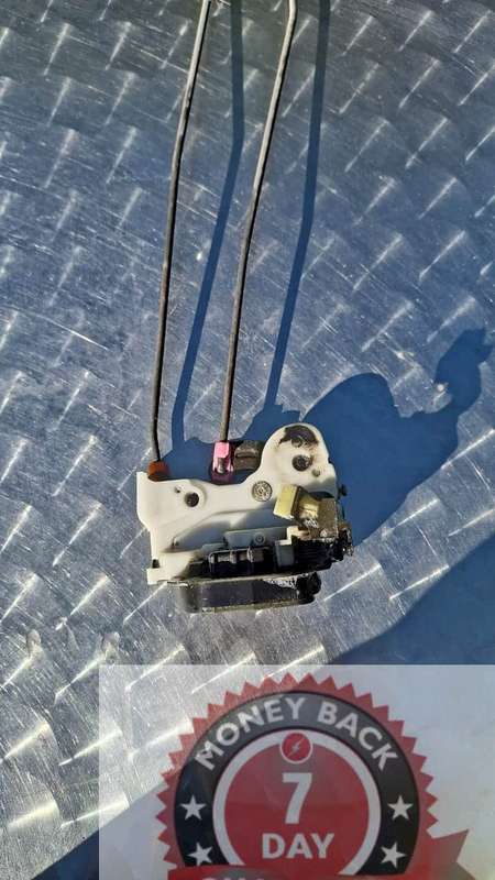 1995 Nissan Sentra Door Lock