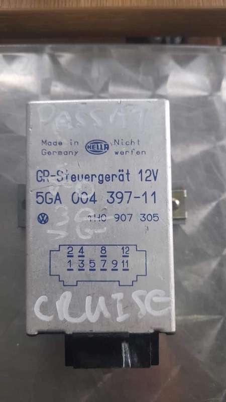 Volkswagen Passat 5GA00439711 cruise control module