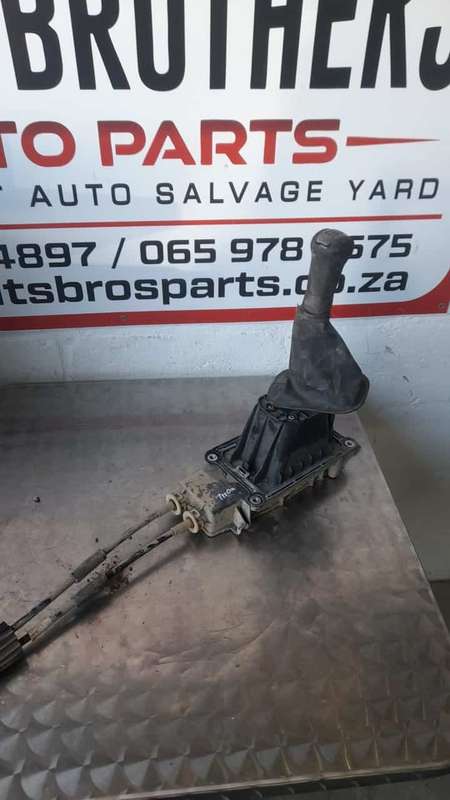 Nissan Tiida 1.6 Gear Selector Cables