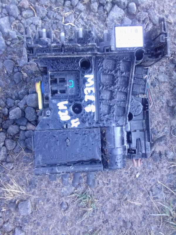Mercedes Benz W204 Fuse Box - Used
