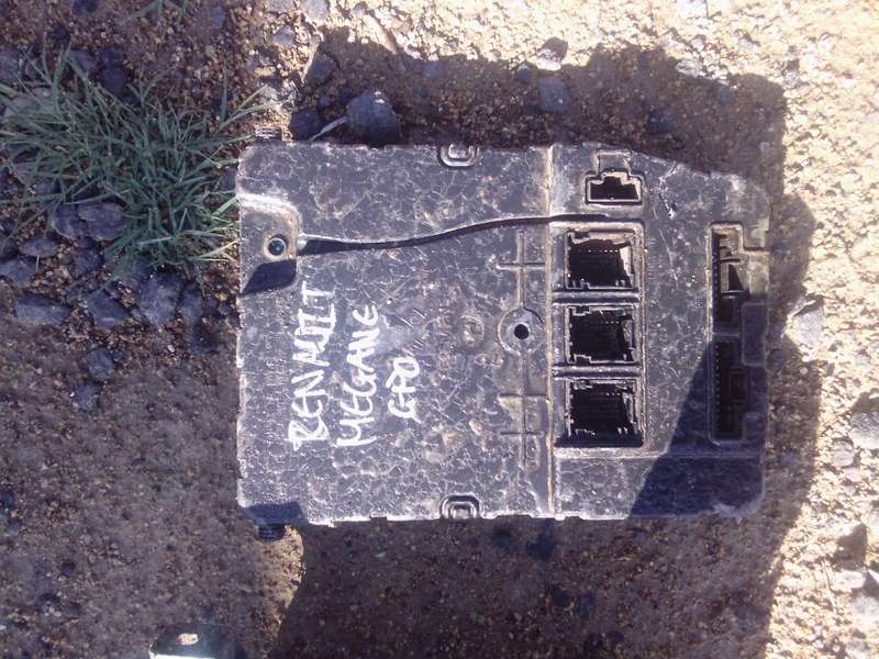 Renault Megane Fuse Box - Used