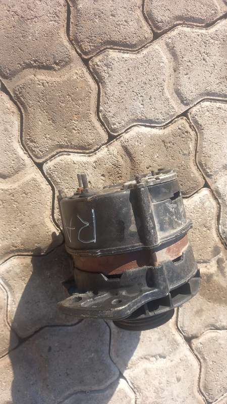 1990 Mitsubishi Pajero 3l V6 6G72 Alternator